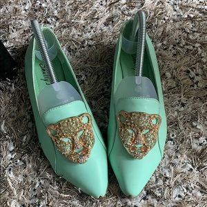 🎉HP🎉Shully’s sea green rhinestone tiger flats